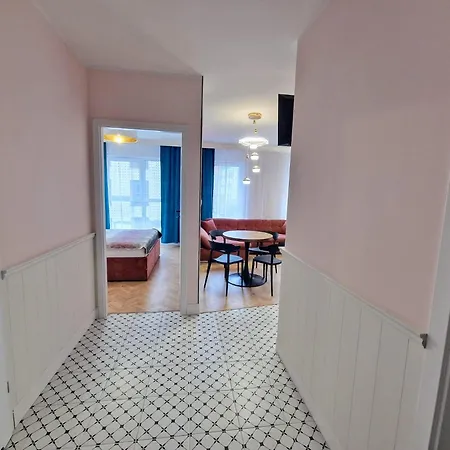 Апартаменты Pogonowskiego 73 - Pink Design Apartment 8 Guests, Terrace & Parking Chillinlodz