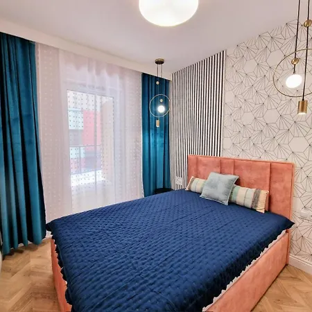 Pogonowskiego 73 - Pink Design Apartment 8 Guests, Terrace & Parking Chillinlodz *