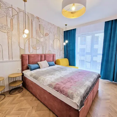 Pogonowskiego 73 - Pink Design Apartment 8 Guests, Terrace & Parking Chillinlodz Апартаменты